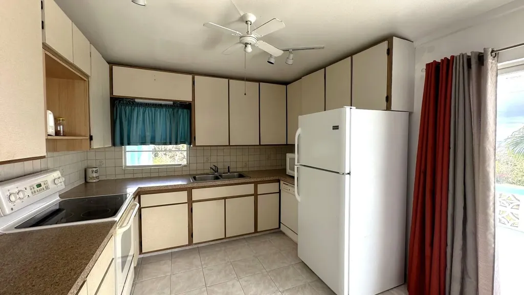 Elysium Signal Light Road Eleuthera BS