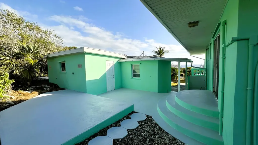 Elysium Signal Light Road Eleuthera BS