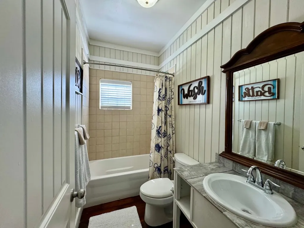 Sugar Apple, Rainbow Bay Eleuthera BS