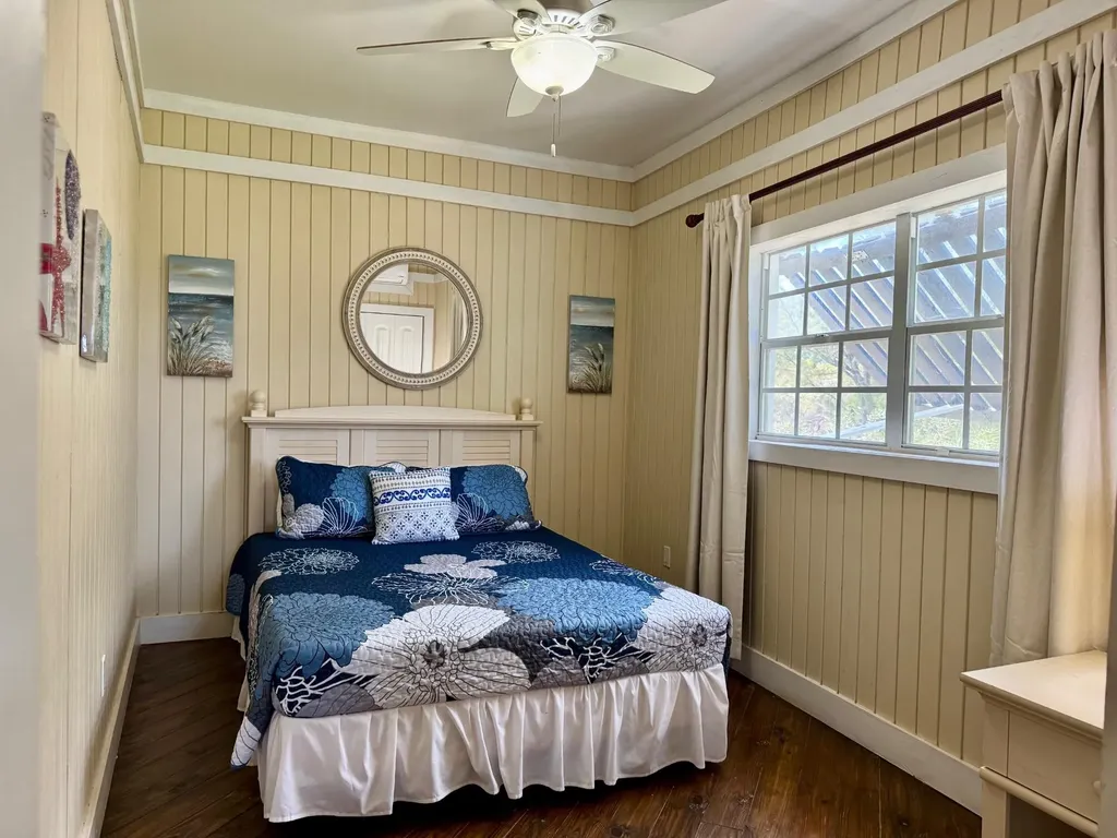 Sugar Apple, Rainbow Bay Eleuthera BS