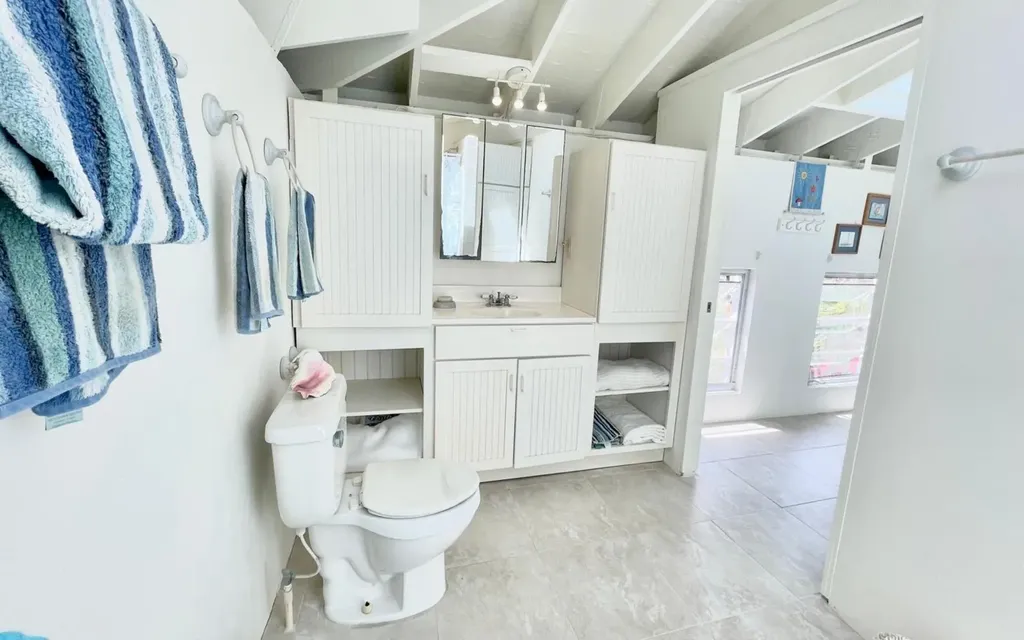 Rainbow Cottage Greenwood Cat Island BS