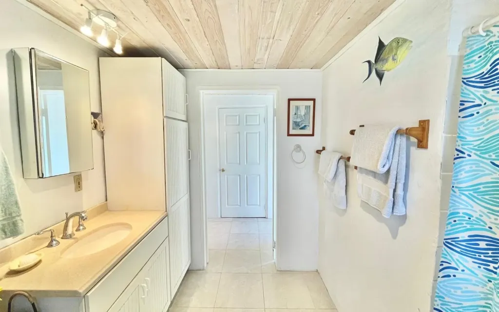 Rainbow Cottage Greenwood Cat Island BS