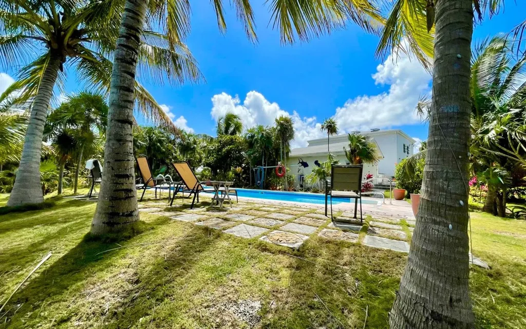 Rainbow Cottage Greenwood Cat Island BS