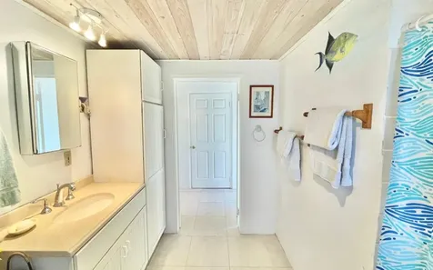 Rainbow Cottage Greenwood Cat Island BS