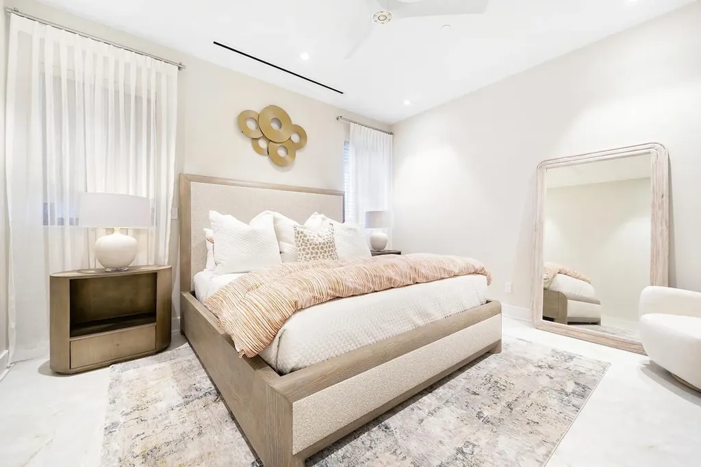 Penthouse 2, Aqualina New Providence Paradise Island BS