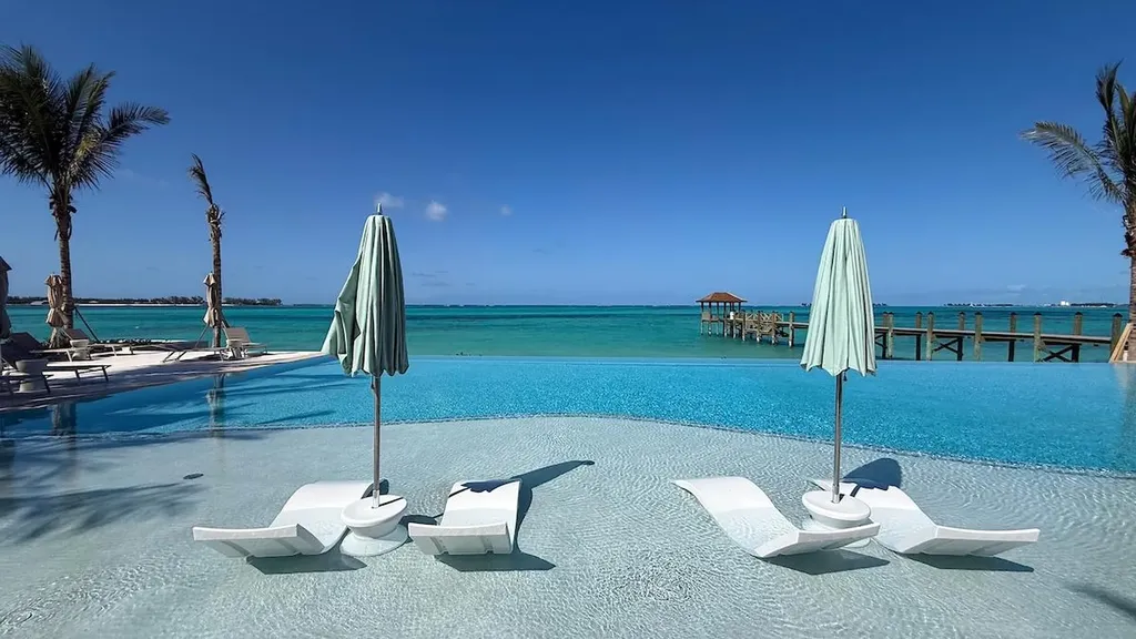 Penthouse 2, Aqualina New Providence Paradise Island BS