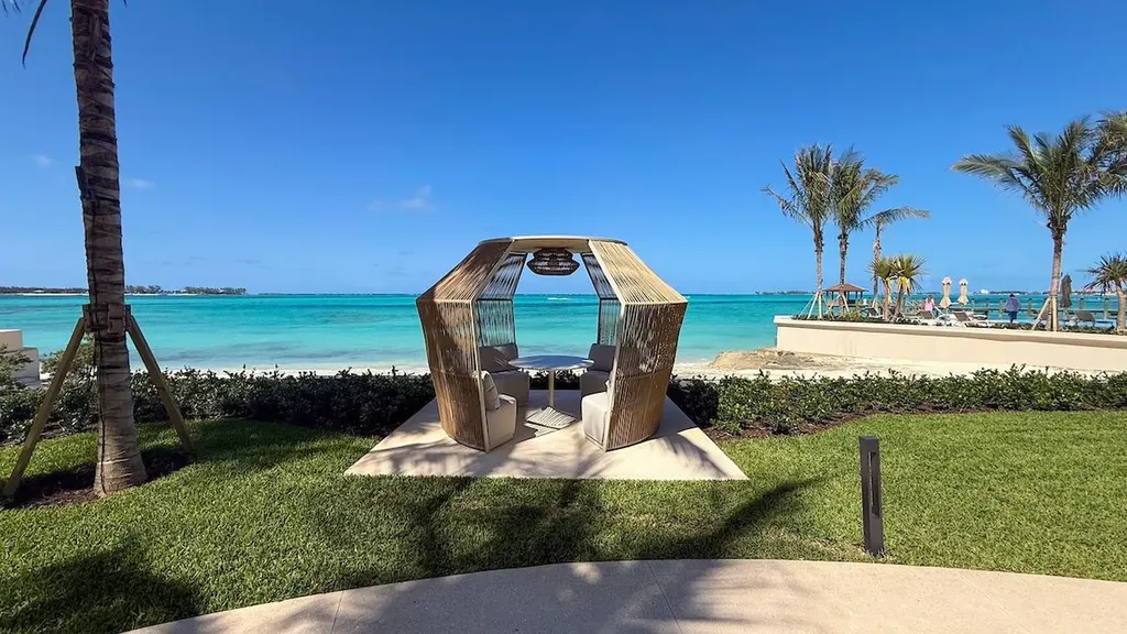 Penthouse 2, Aqualina New Providence Paradise Island BS