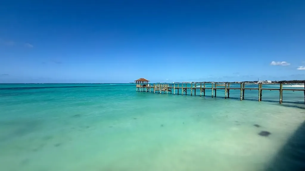 Penthouse 2, Aqualina New Providence Paradise Island BS