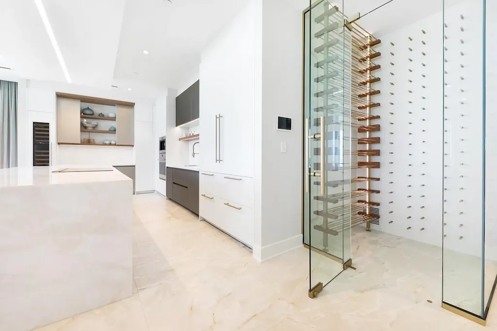 Penthouse 2, Aqualina New Providence Paradise Island BS