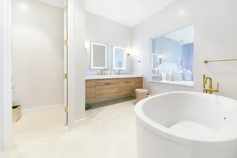 Penthouse 2, Aqualina New Providence Paradise Island BS