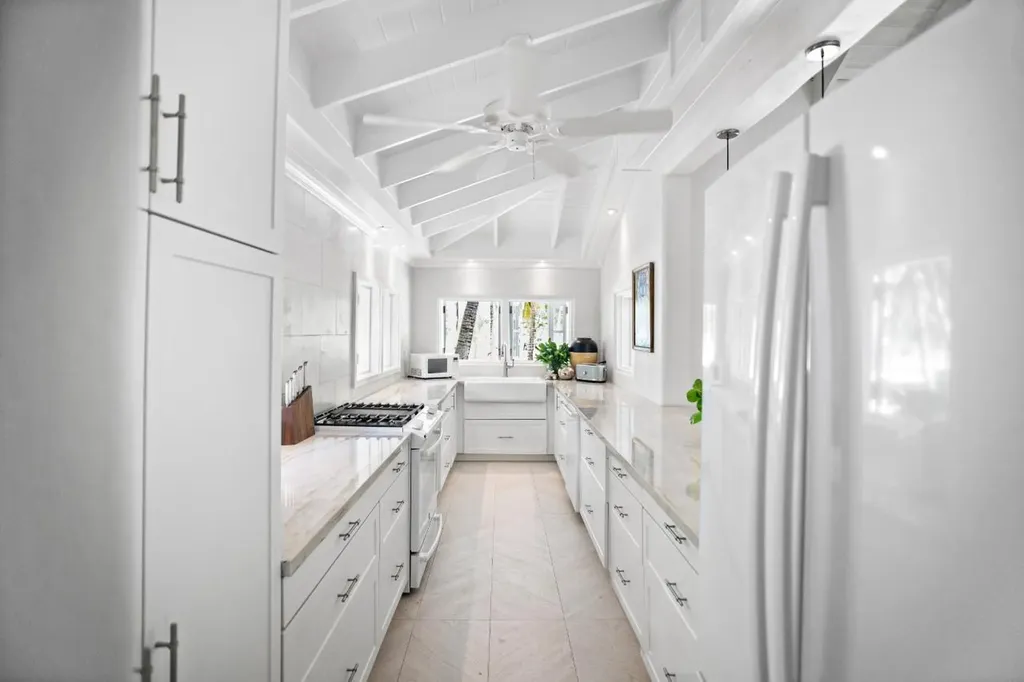 Driftwood. Andros BS