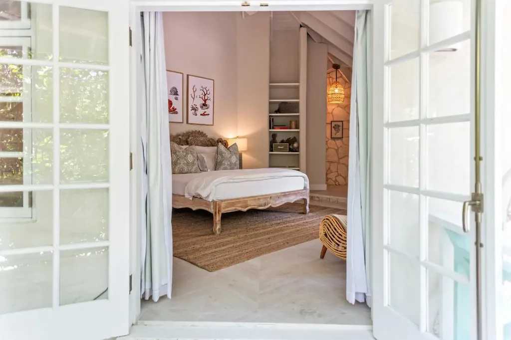 Driftwood. Andros BS