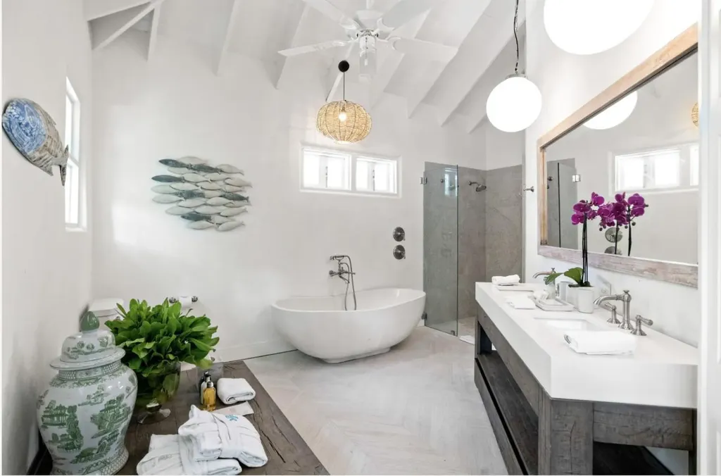 Driftwood. Andros BS