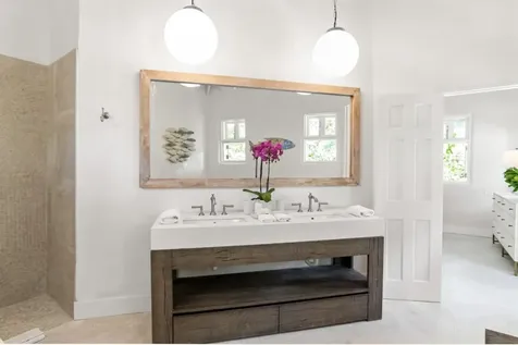 Driftwood. Andros BS