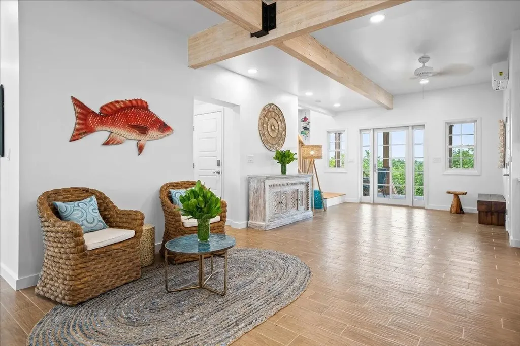 Queen Pineapple Andros BS