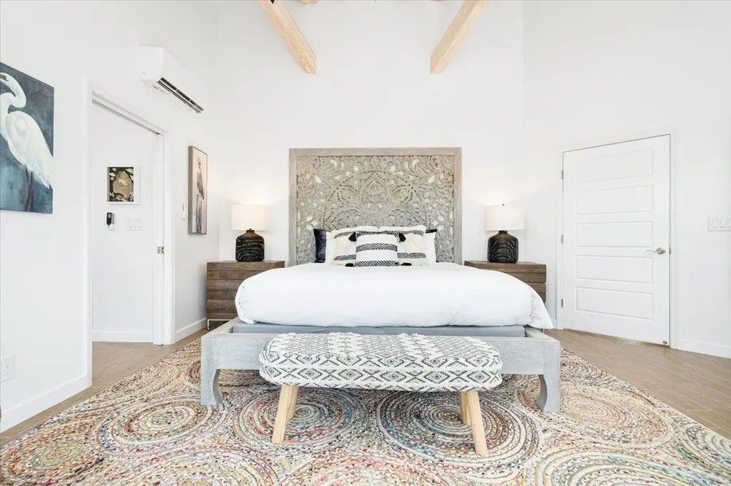 Queen Pineapple Andros BS