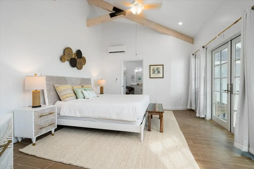 Queen Pineapple Andros BS