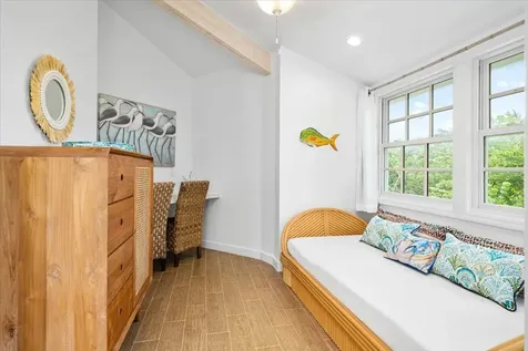 Queen Pineapple Andros BS