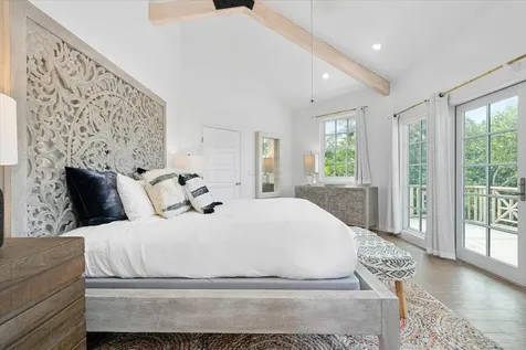 Queen Pineapple Andros BS