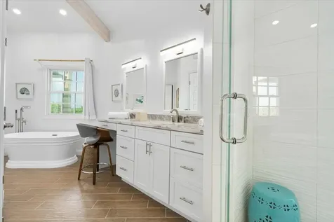 Queen Pineapple Andros BS