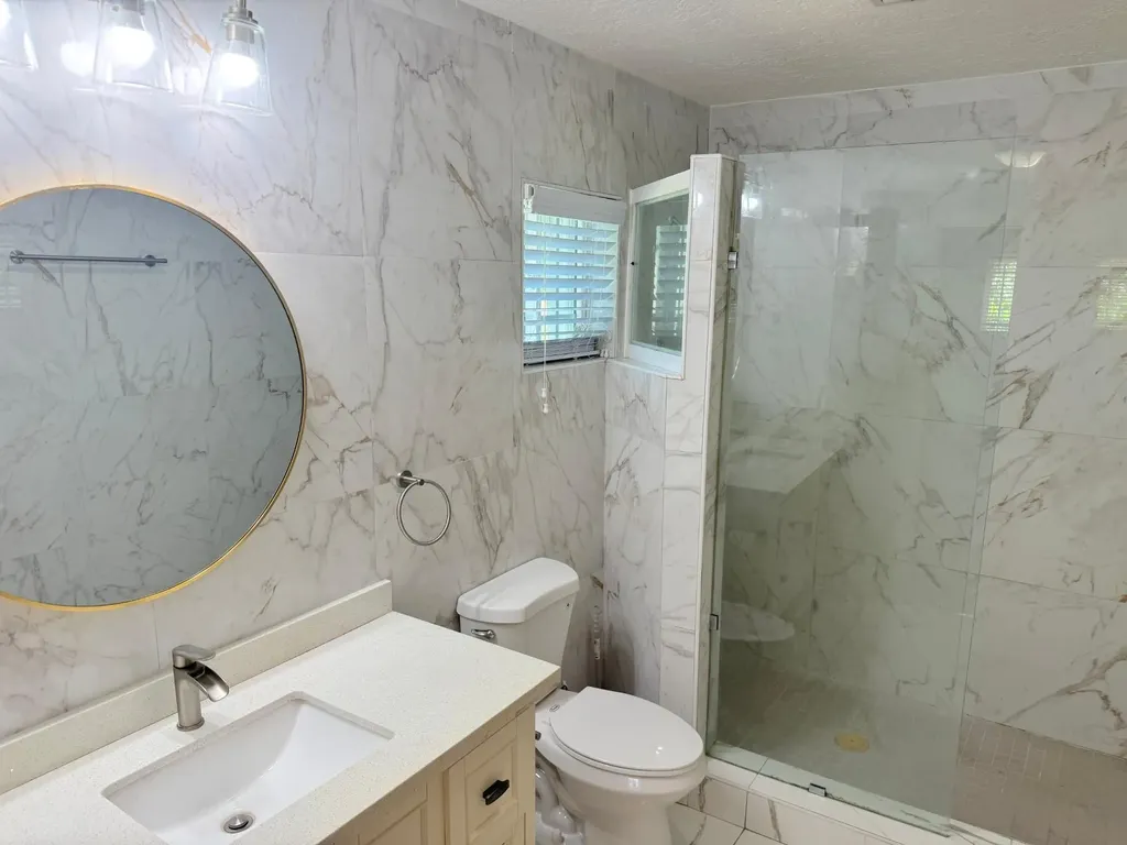 Skyline Drive 35 New Providence Paradise Island BS