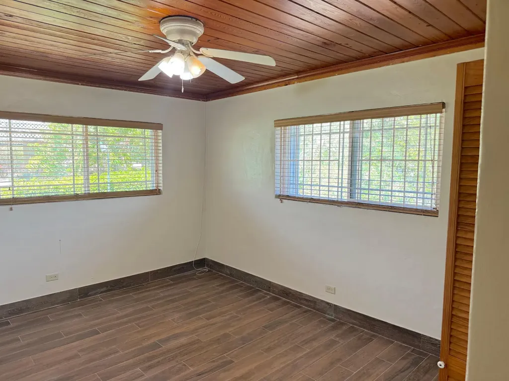 Skyline Drive 35 New Providence Paradise Island BS