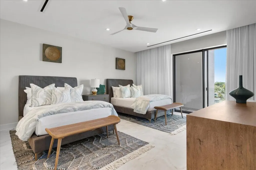 Aqualina New Providence Paradise Island BS