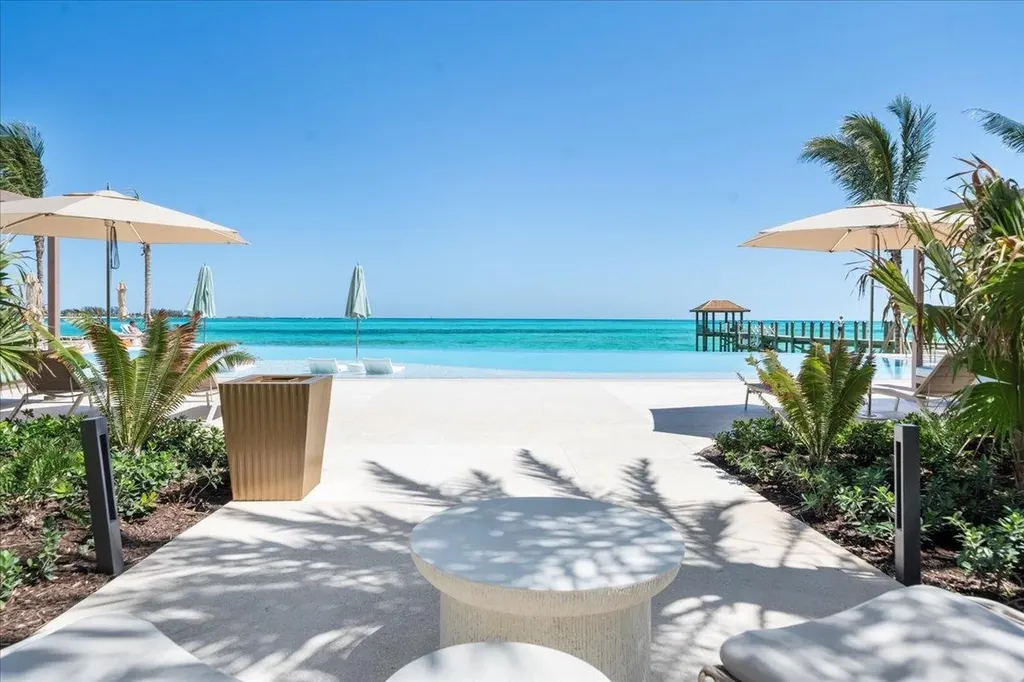 Aqualina New Providence Paradise Island BS