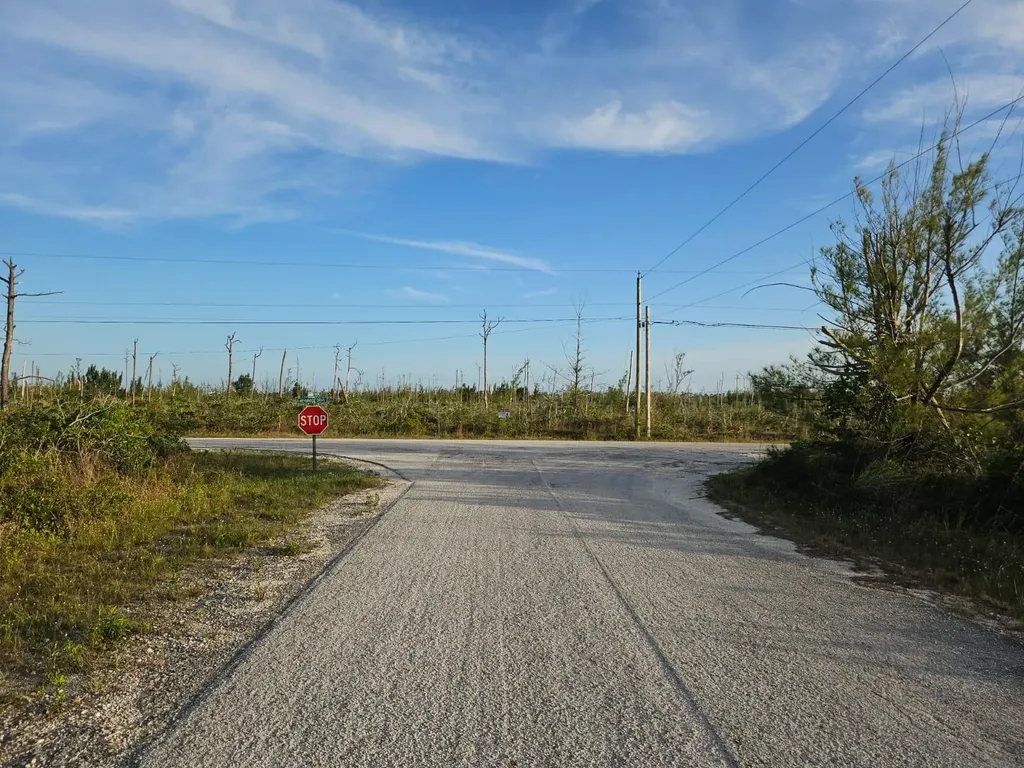 Heybridge Drive 9 Grand Bahama Freeport BS
