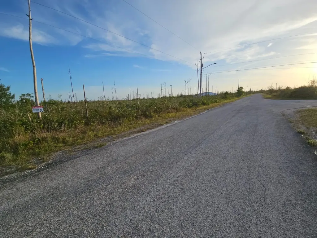 Heybridge Drive 9 Grand Bahama Freeport BS