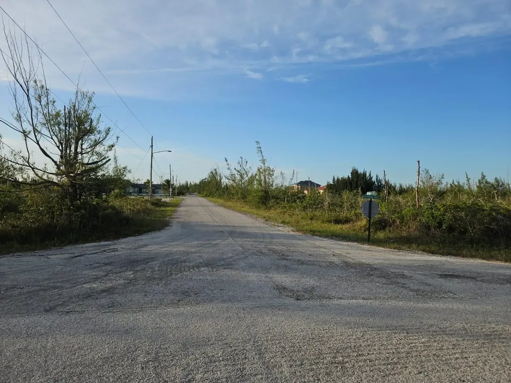 Heybridge Drive 9 Grand Bahama Freeport BS