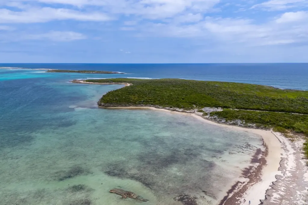 Little Harbour Acreage Long Island BS