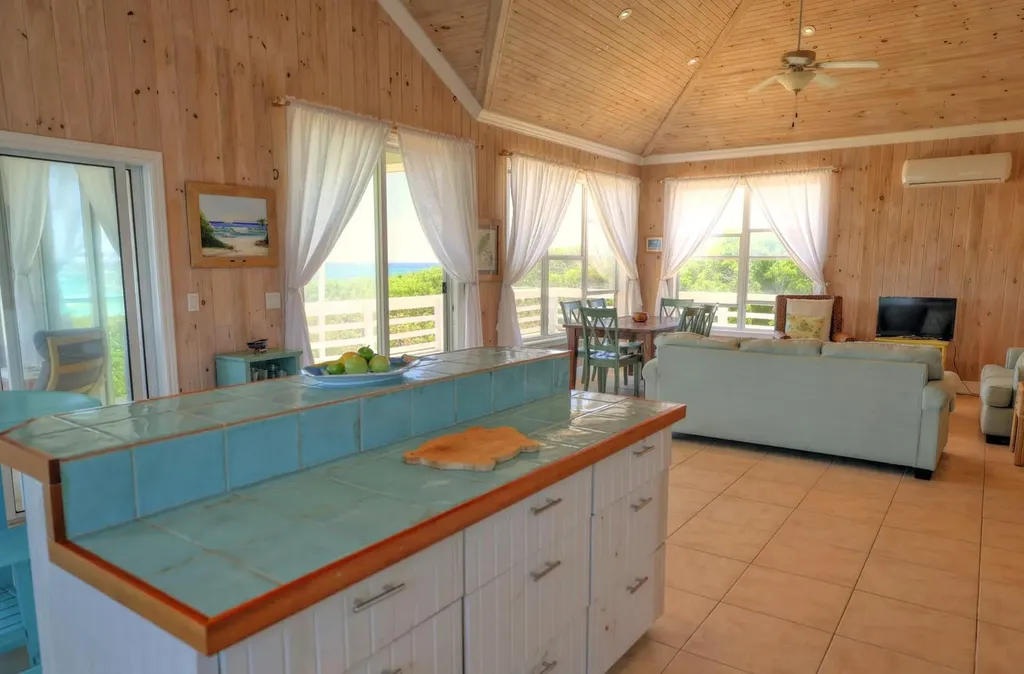 Rhumball #390 Long Beach Abaco BS