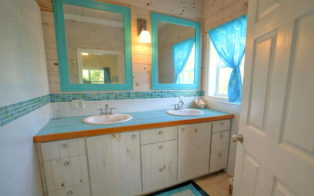 Rhumball #390 Long Beach Abaco BS