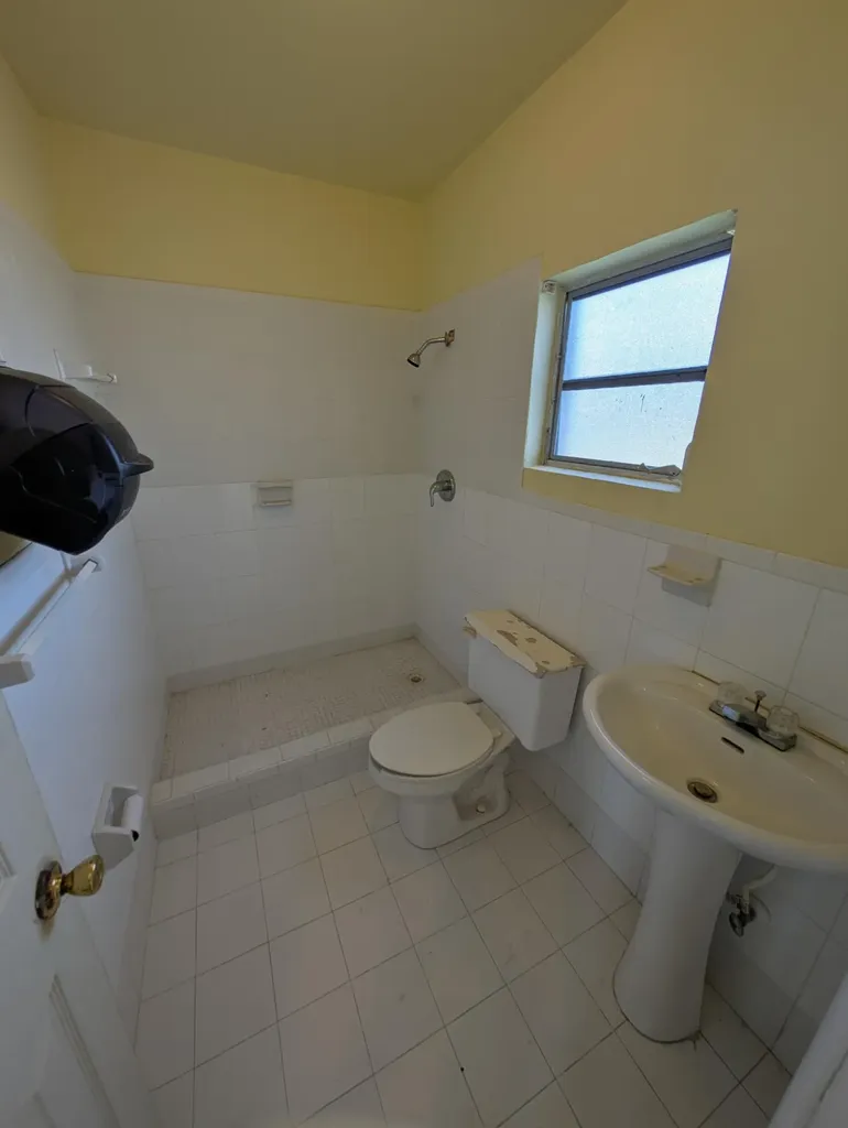 Shelly Street 3b Grand Bahama Freeport BS