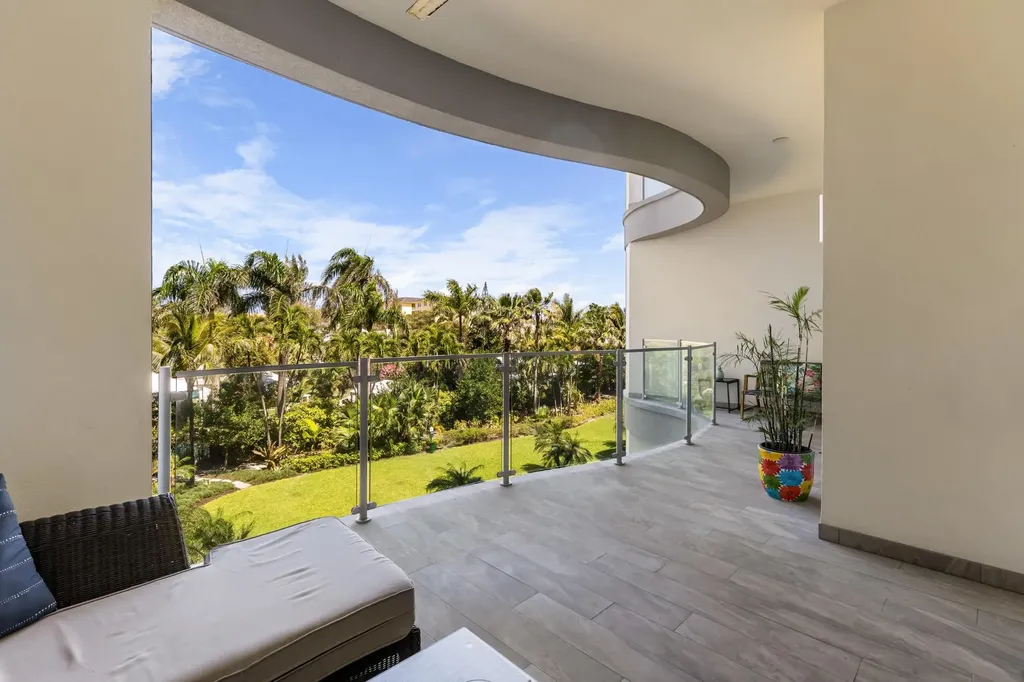 West Bay Street New Providence Paradise Island BS