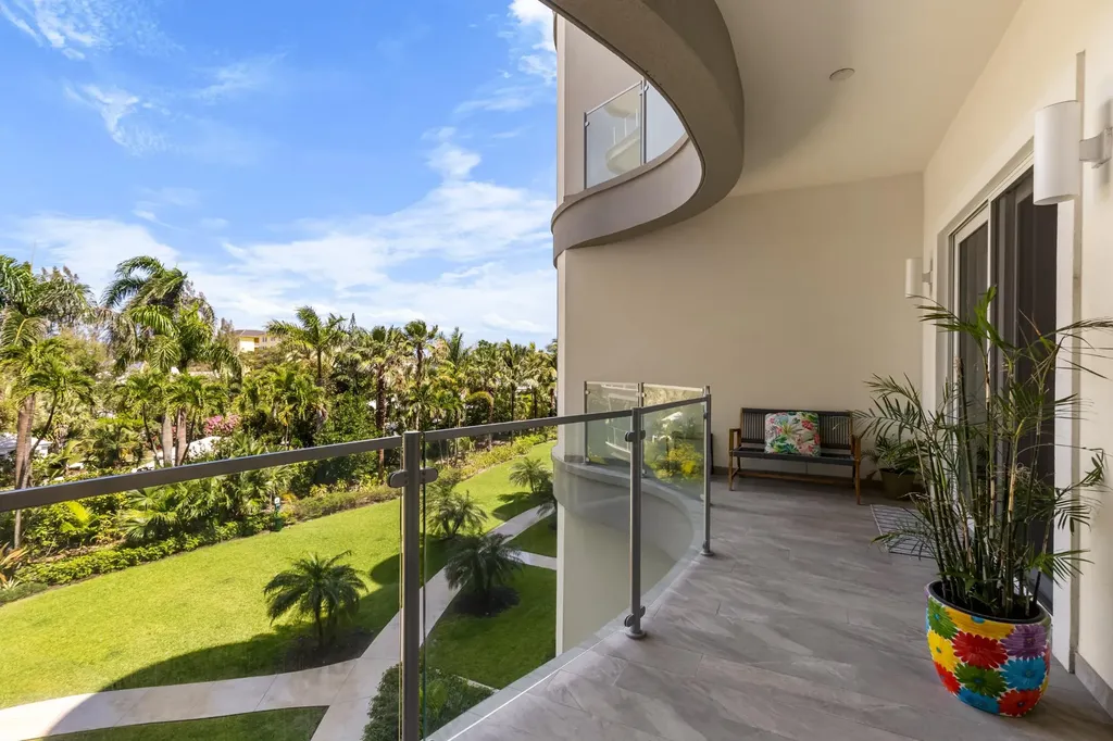 West Bay Street New Providence Paradise Island BS