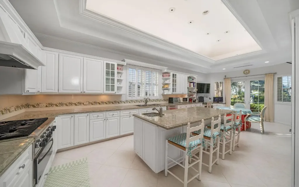 The Columns, Eastern Road New Providence Paradise Island BS