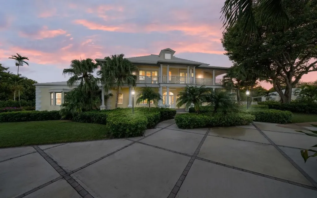 The Columns, Eastern Road New Providence Paradise Island BS