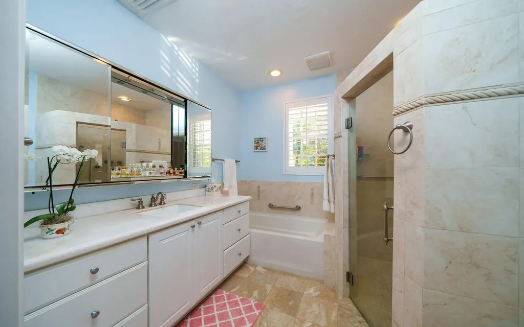 The Columns, Eastern Road New Providence Paradise Island BS