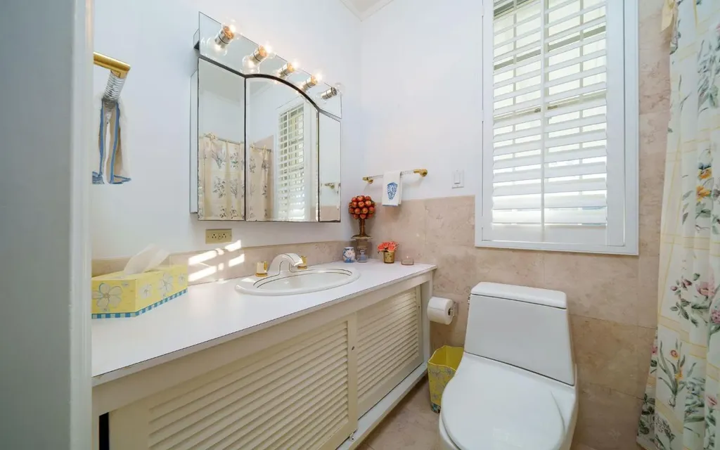 The Columns, Eastern Road New Providence Paradise Island BS