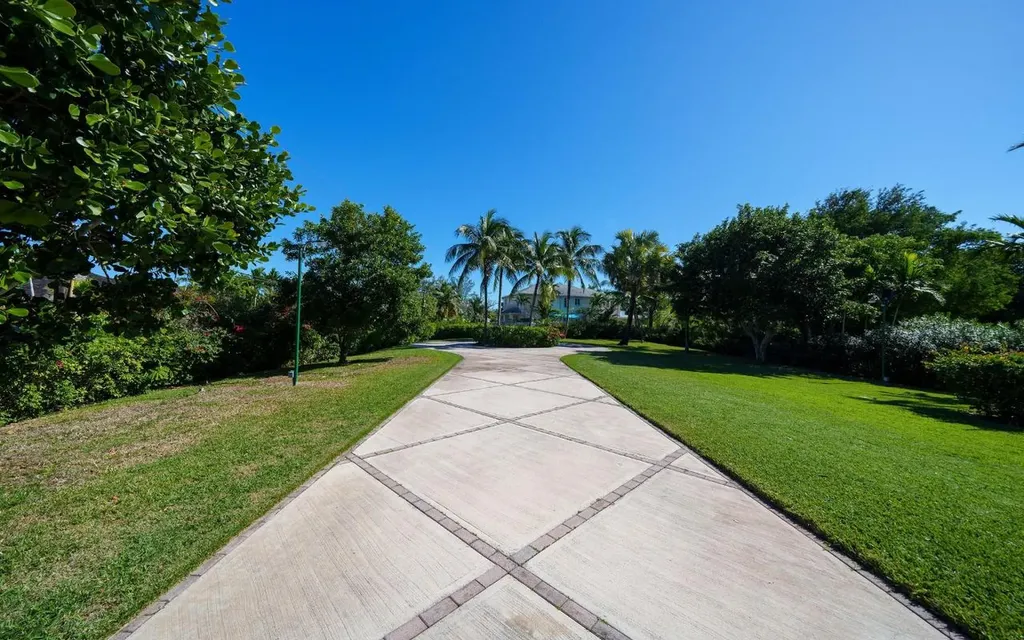 The Columns, Eastern Road New Providence Paradise Island BS