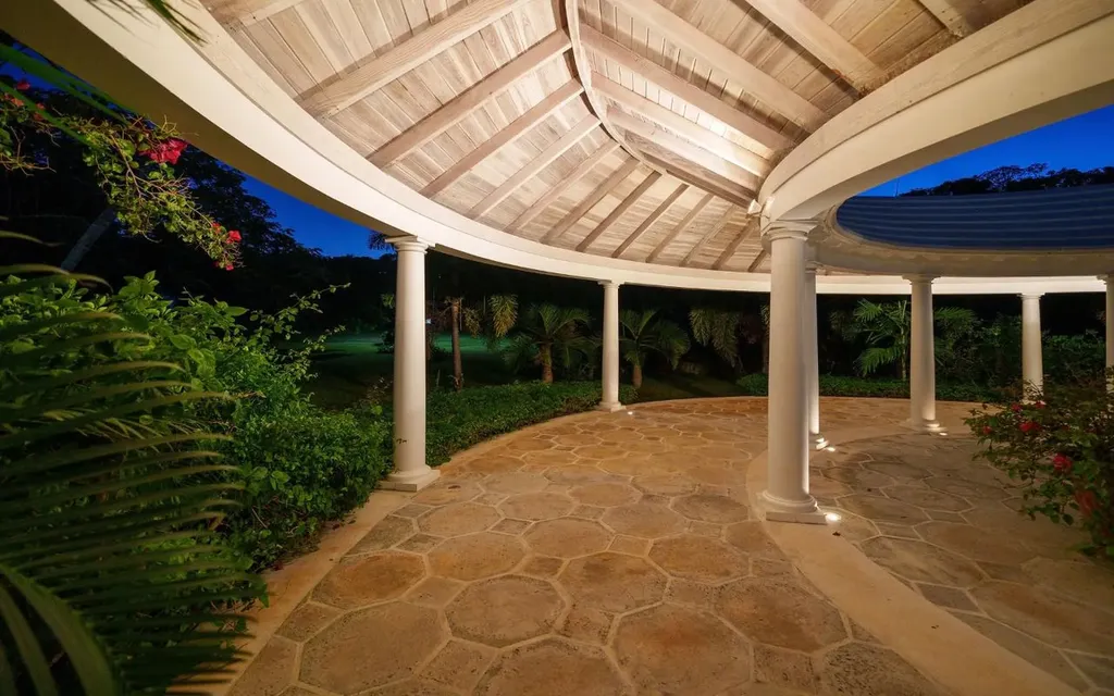 The Columns, Eastern Road New Providence Paradise Island BS