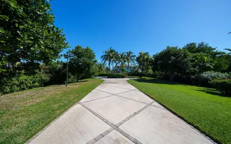 The Columns, Eastern Road New Providence Paradise Island BS