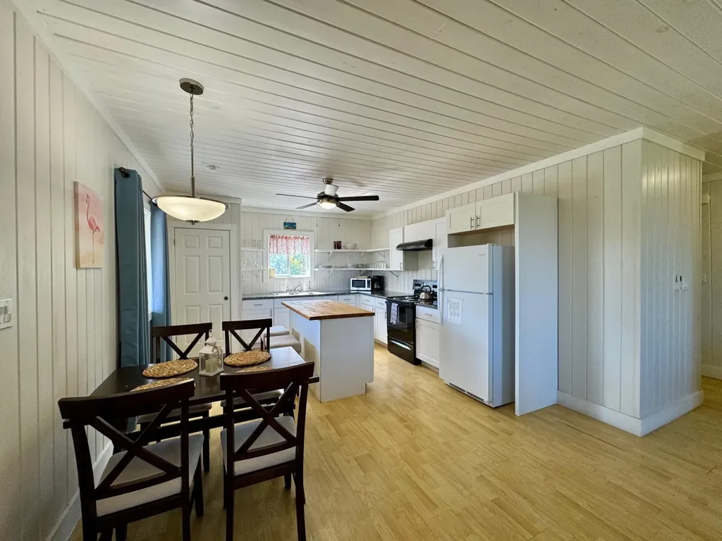 Sandy Toes And Sunny Haze Eleuthera BS