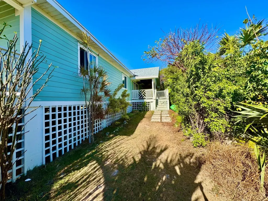 Sandy Toes And Sunny Haze Eleuthera BS