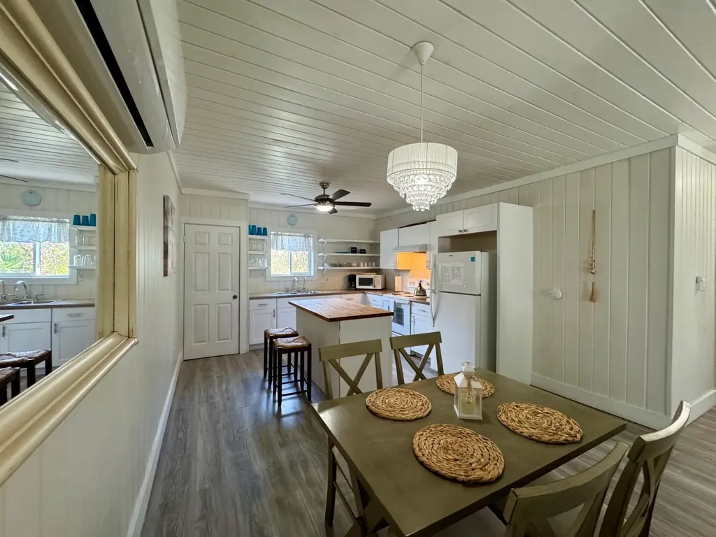 Sandy Toes And Sunny Haze Eleuthera BS