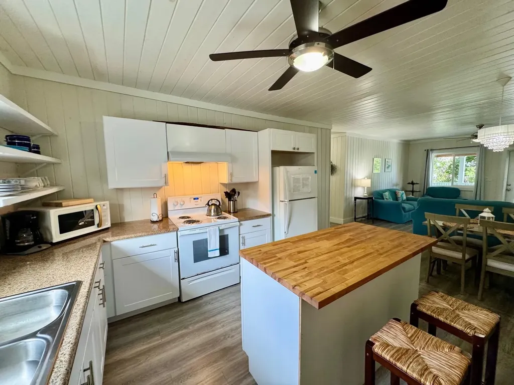 Sandy Toes And Sunny Haze Eleuthera BS