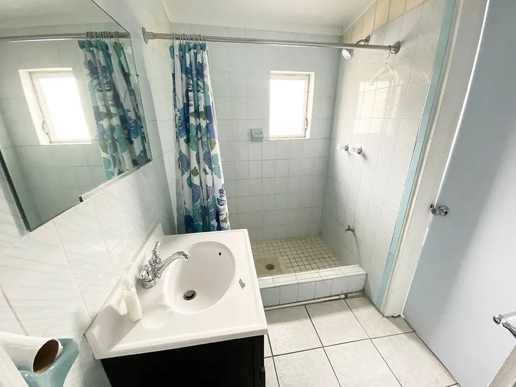 Market Street 12 New Providence Paradise Island BS