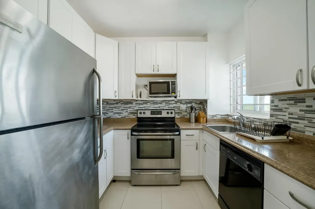 Riviera Towers Grand Bahama Freeport BS